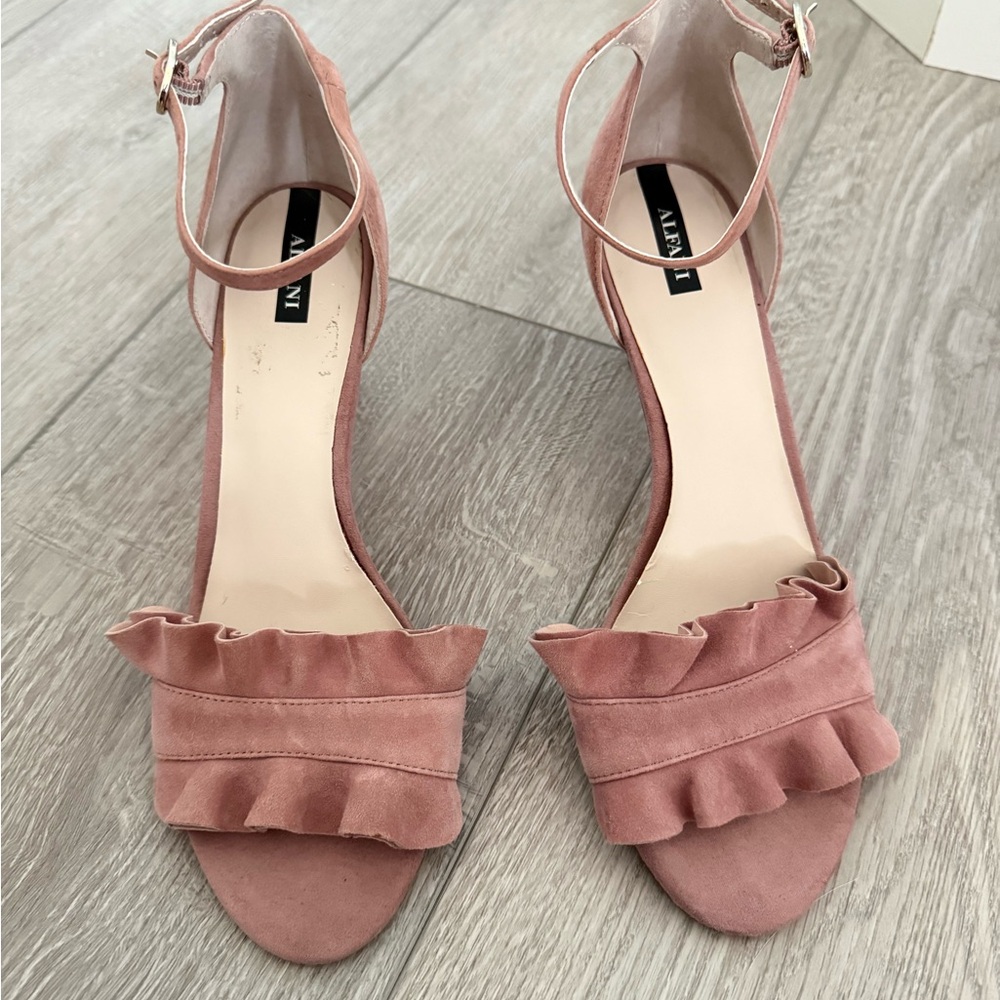 Alfani Pink Ruffle Strap Suede Sandals💗